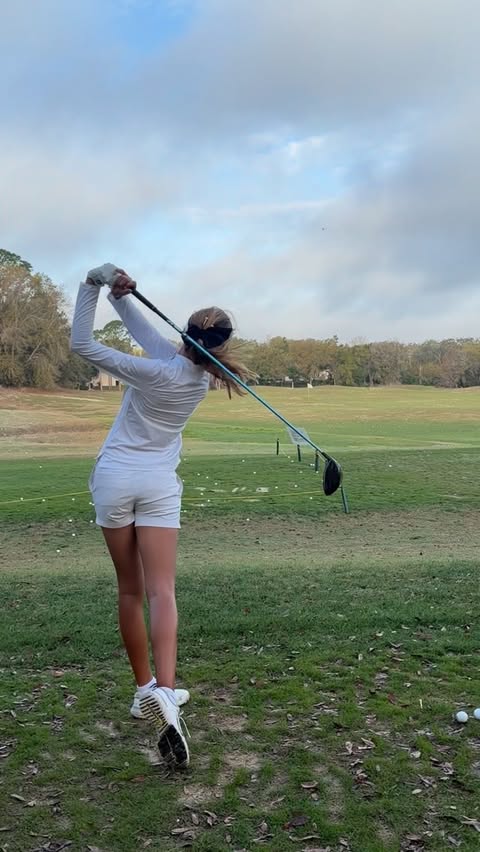 Instagram post by @bellasimoes for TaylorMade Golf. Caption reads: Morning range session 🏌🏼‍♀️ : #golf....