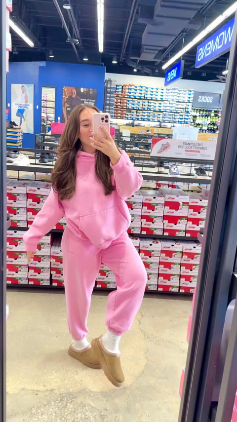 Instagram post by @valeriastephaniee for SKECHERS. Caption reads: [...] new pair of shoes IM SO EXCITED💓👟🤍✨....