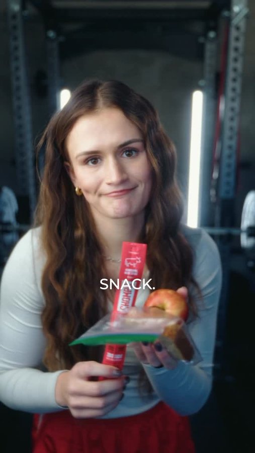 Instagram post by @kelseypoulter for Chomps. Caption reads: The perfect post workout snack!
-
@chomps....