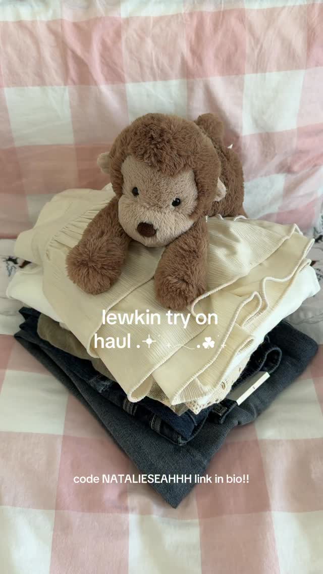Instagram post by @natalieeseah for LEWKIN. Caption reads: i lovee lewkin jeans @lewkinofficial #lewkin [...].