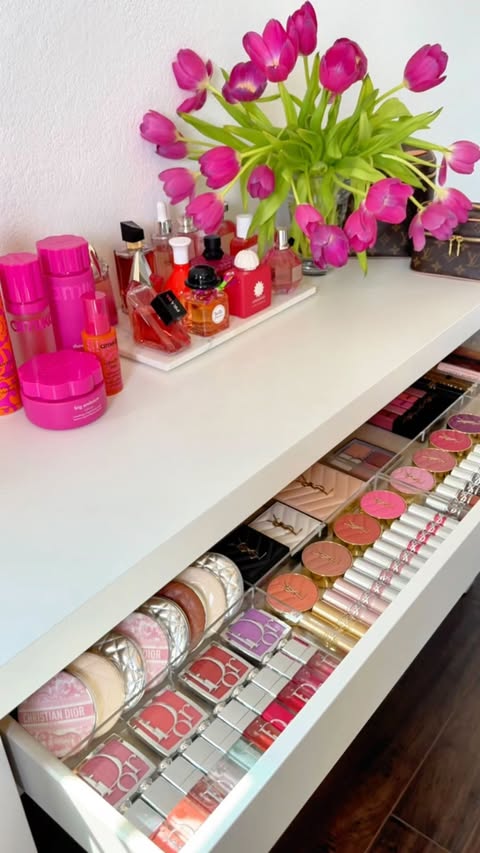 Instagram post by @lidalechic for Kopari Beauty. Caption reads: [...] in pinned comment. @pradabeauty....