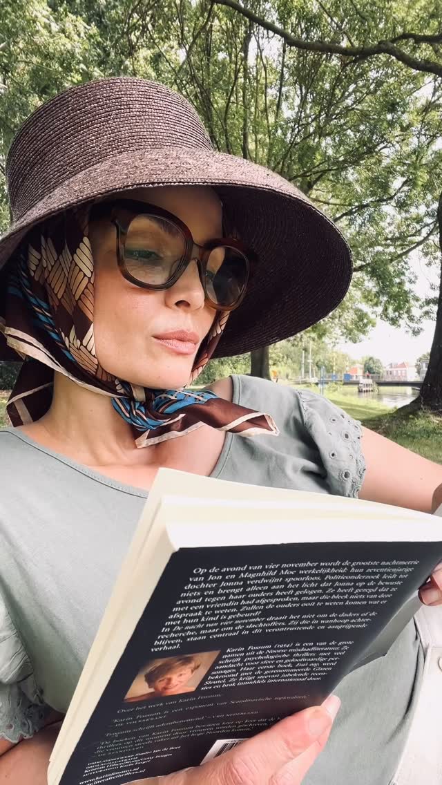 Instagram post by @leontinedehollander for GLAS EYEWEAR. Caption reads: There is no friend as loyal as a book. And I can’t....