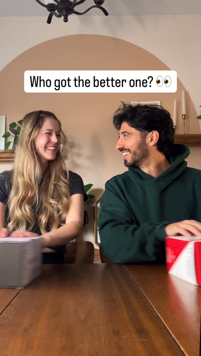 Instagram post by @knzplay for HyperX. Caption reads: Are you team white/pink or black/red? 😬 

A huge....