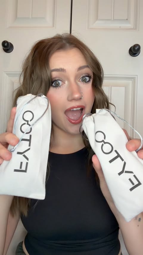 Instagram post by @chlo.chlolifts for FYTOO. Caption reads: [...] they shouldn’t be. That’s why I love....