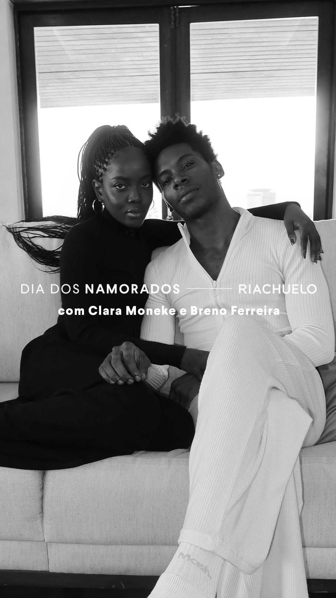 Instagram post by @claramoneke for Riachuelo. Caption reads: Nosso amor se costura em silêncios e detalhes.
Na....