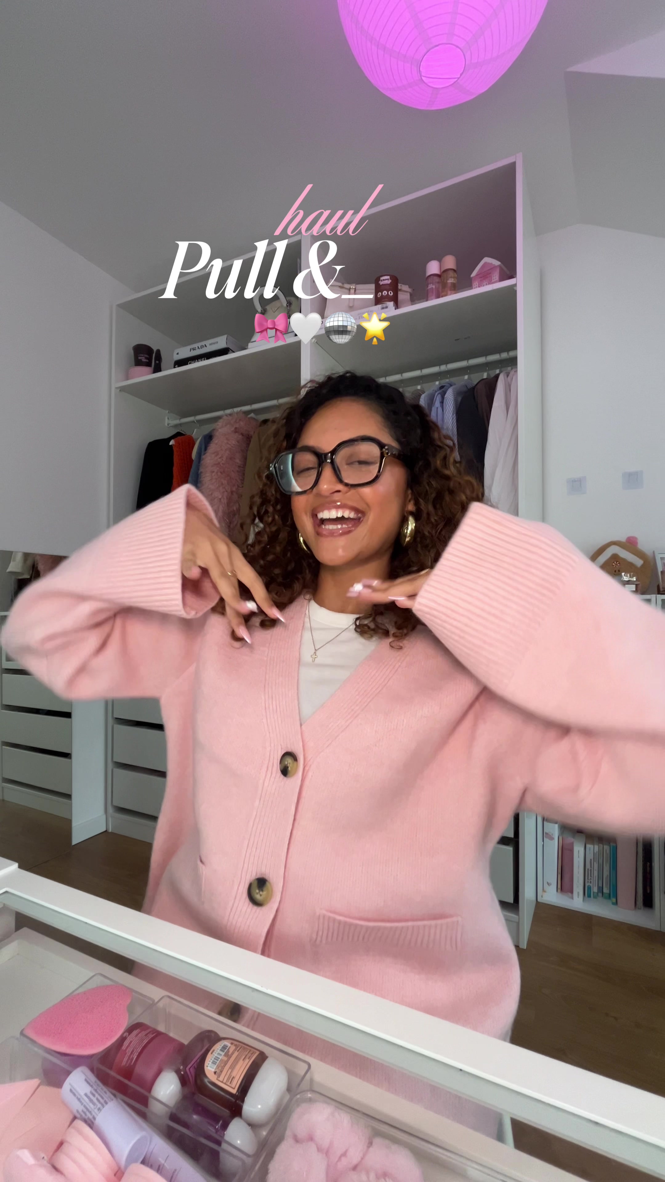 TikTok post by @lingeer__ for Pull&Bear. Caption reads: haul | ehehe petite trouvaille @Pull&Bear 🤭🎀🫶🏽....