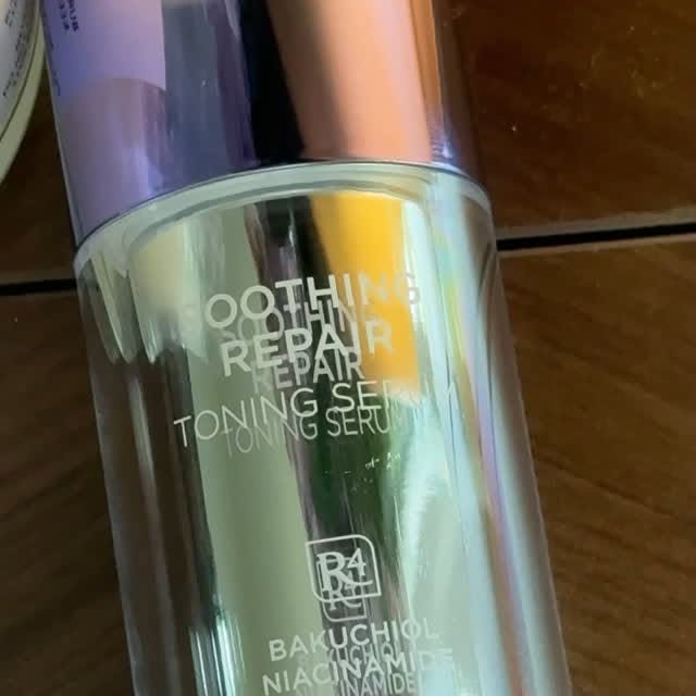 Instagram post by @elschratgt for DERMAFIRM. Caption reads: # gifted by Dermafirm 
Dermafirm Soothing Repair....