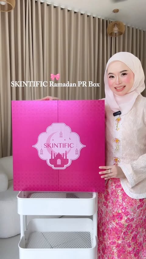 Instagram post by @aynarzk for Skintific. Caption reads: Unboxing the Ramadan surprise from SKINTIFIC 🌙✨....