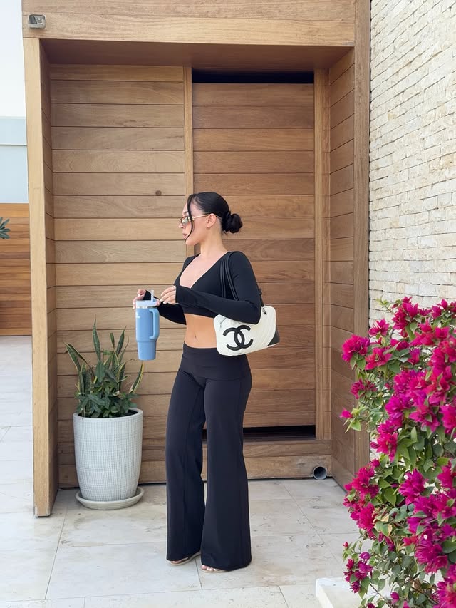 Instagram post by @alicethurley for Yeoreo. Caption reads: running errands bye 🌵🌵🌵
@yeoreo_official ad....