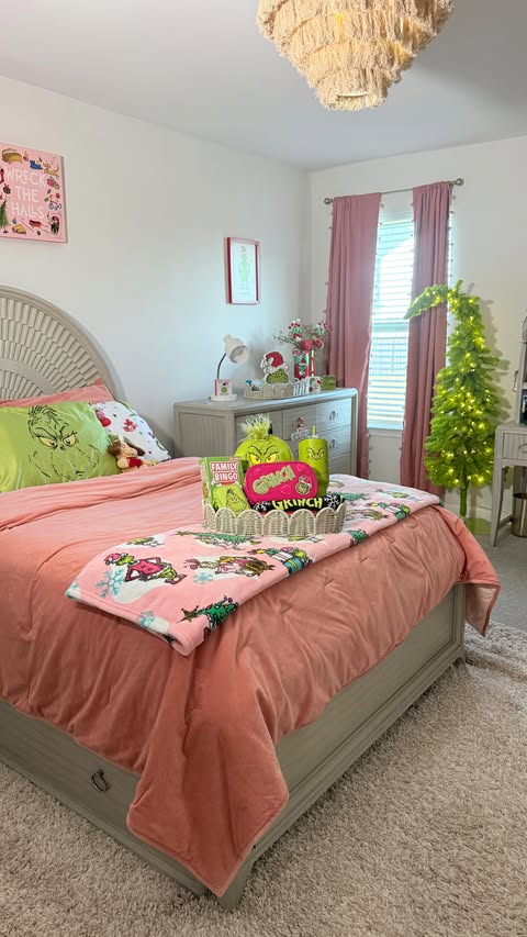 Instagram post by @mothediva for Rooms To Go. Caption reads: Merry Grinchmas ❤️💚

Gave my teen’s room a little....