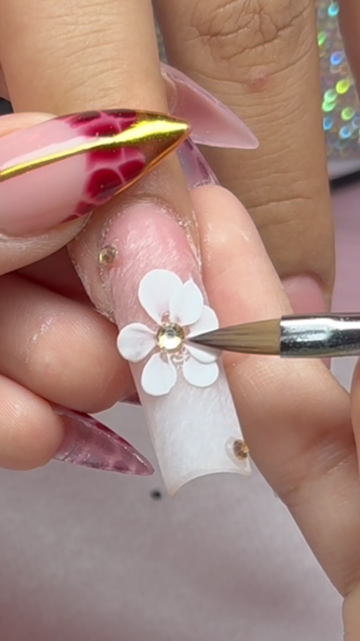 Instagram post by @nailedbydache for VBeautyPure. Caption reads: did i undercharge 🫩??
-
acrylic from @vbeautypure....