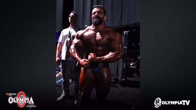 Instagram post by @jake_wood_media for FLEX Magazine. Caption reads: The 5 Majors and the Arnold Classic Lineup.