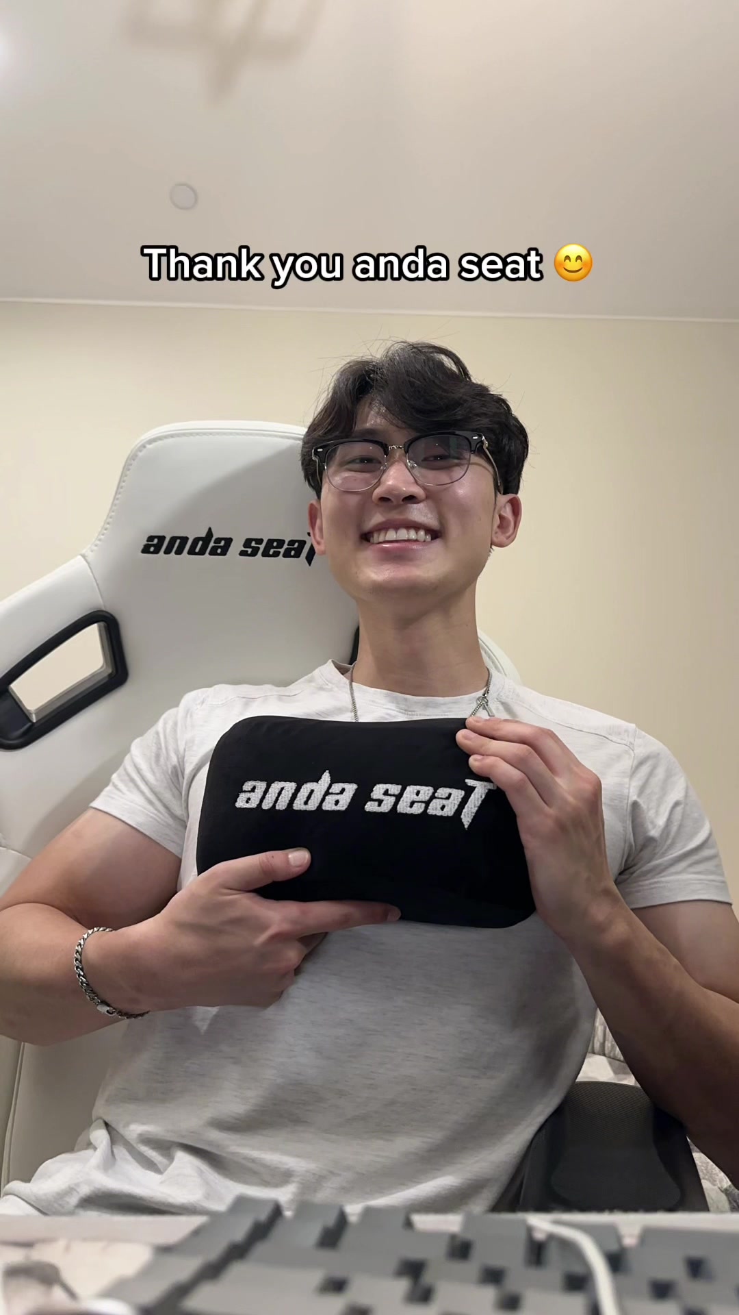 TikTok post by @jushy for AndaSeat. Caption reads: Use code ‘jushy’ for $30 off! THANK YOU @AndaSeat....