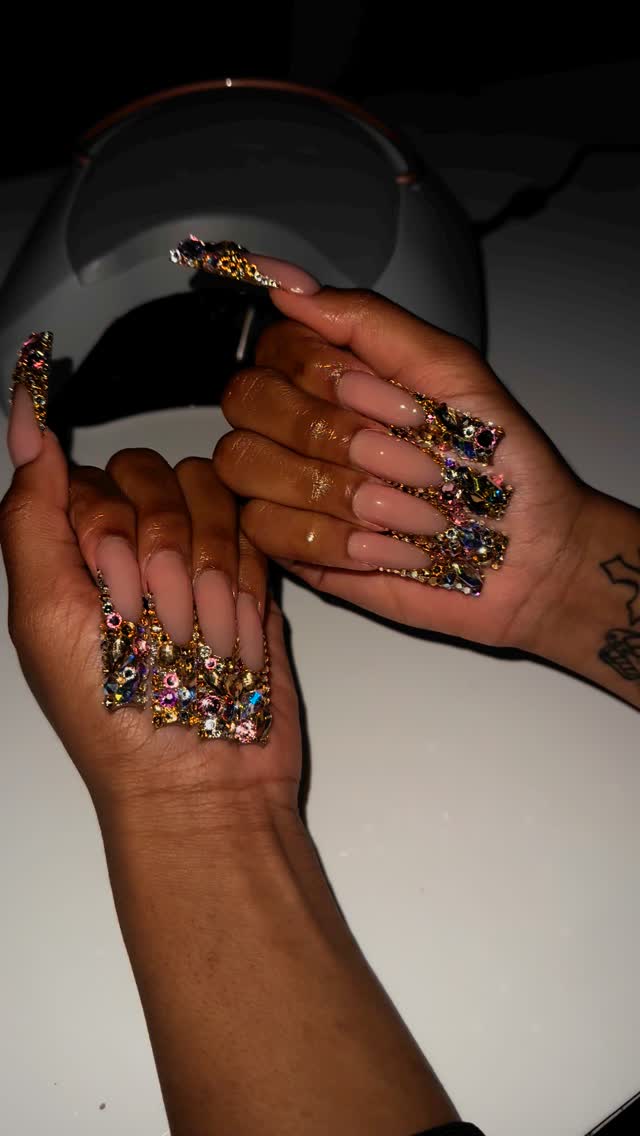 Instagram post by @clawzbydior_ for Bluestreak Crystals. Caption reads: [...] up on posting right quick 

♡....