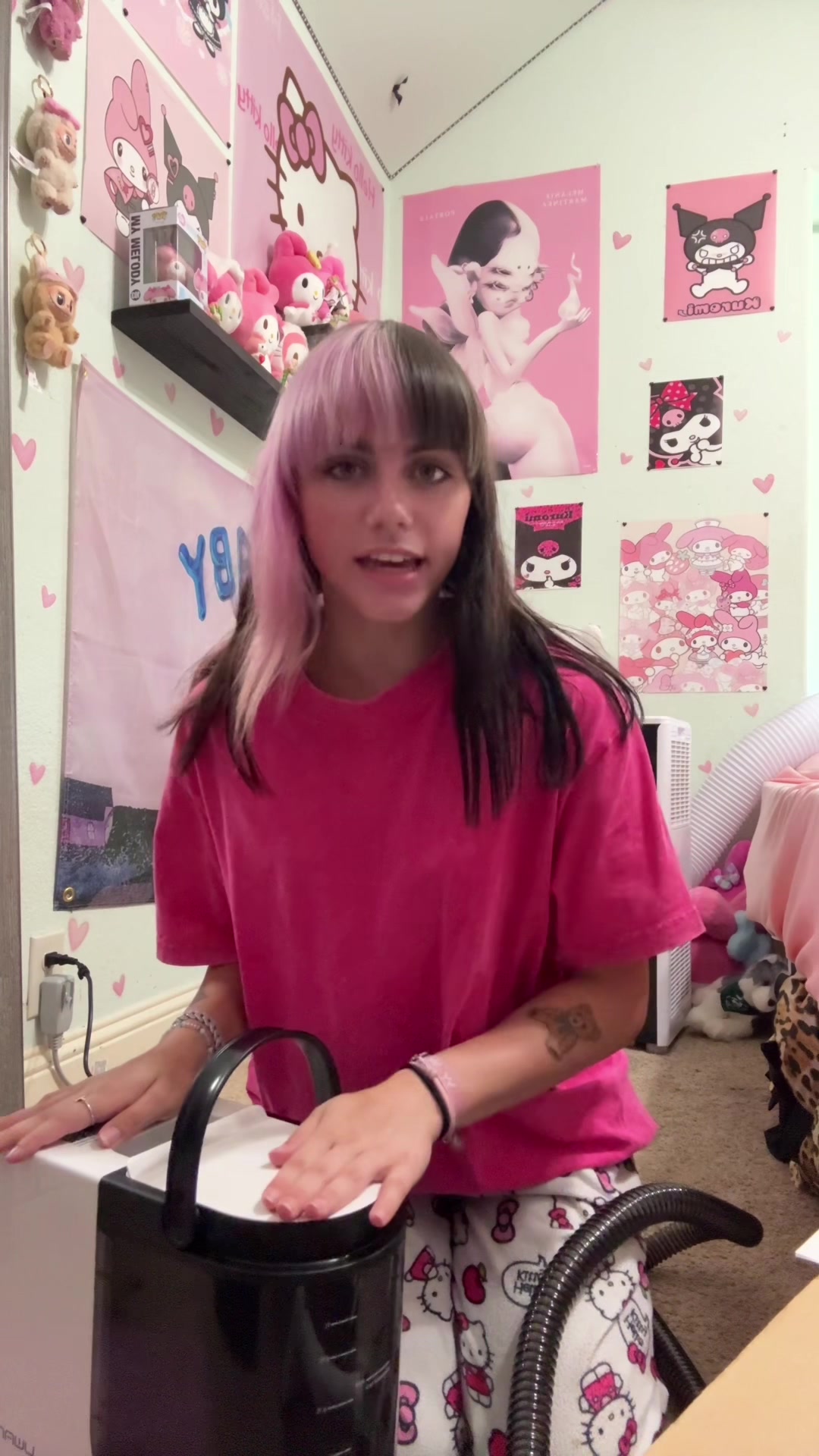 TikTok post by @nottaylorjadeeee for Uwant Clean. Caption reads: [...] #pink #puppy #dealsforyouday #uwant....