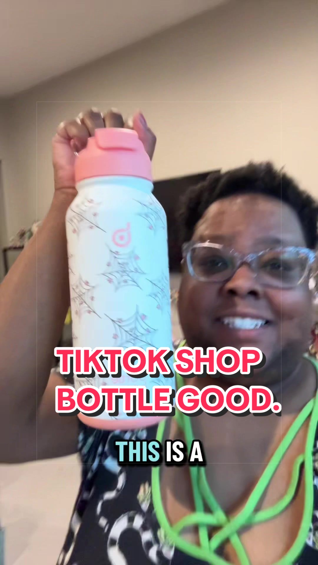 TikTok post by @midnightpursona for BOTTLE BOTTLE. Caption reads: I like this bottle from @BOTTLEBOTTLE US 😀....