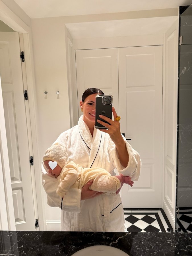 Instagram post by @zinafashionvibe for ARKET. Caption reads: Ad • This is us 🤍
#family #love #baby #weekend....