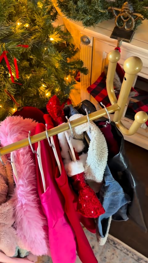 Instagram post by an influencer for SHEIN. Caption reads: [...] OFF! 🎁Search 👉V75UJ 👈 on SHEIN and use....