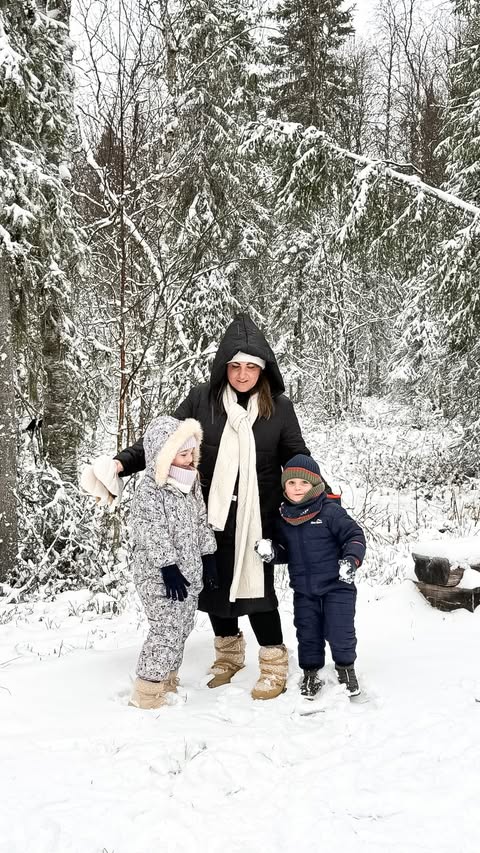 Instagram post by @ada_arthur_and_mummy for Luxury Escapes. Caption reads: Best travel hack of 2025 ☀️

AD| @luxury.escapes....