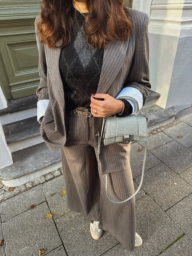 Instagram post by @kacic_ for SASSYCLASSY. Caption reads: [...] use my code kacic20 to get 20% off at....