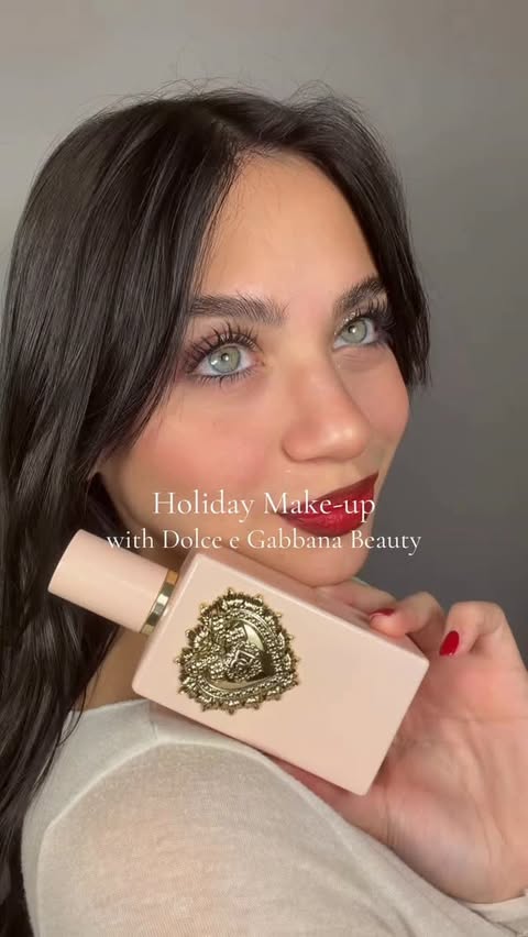 Instagram post by @carla.famulari for Dolce&Gabbana. Caption reads: @dolcegabbana_beauty 

#gift.