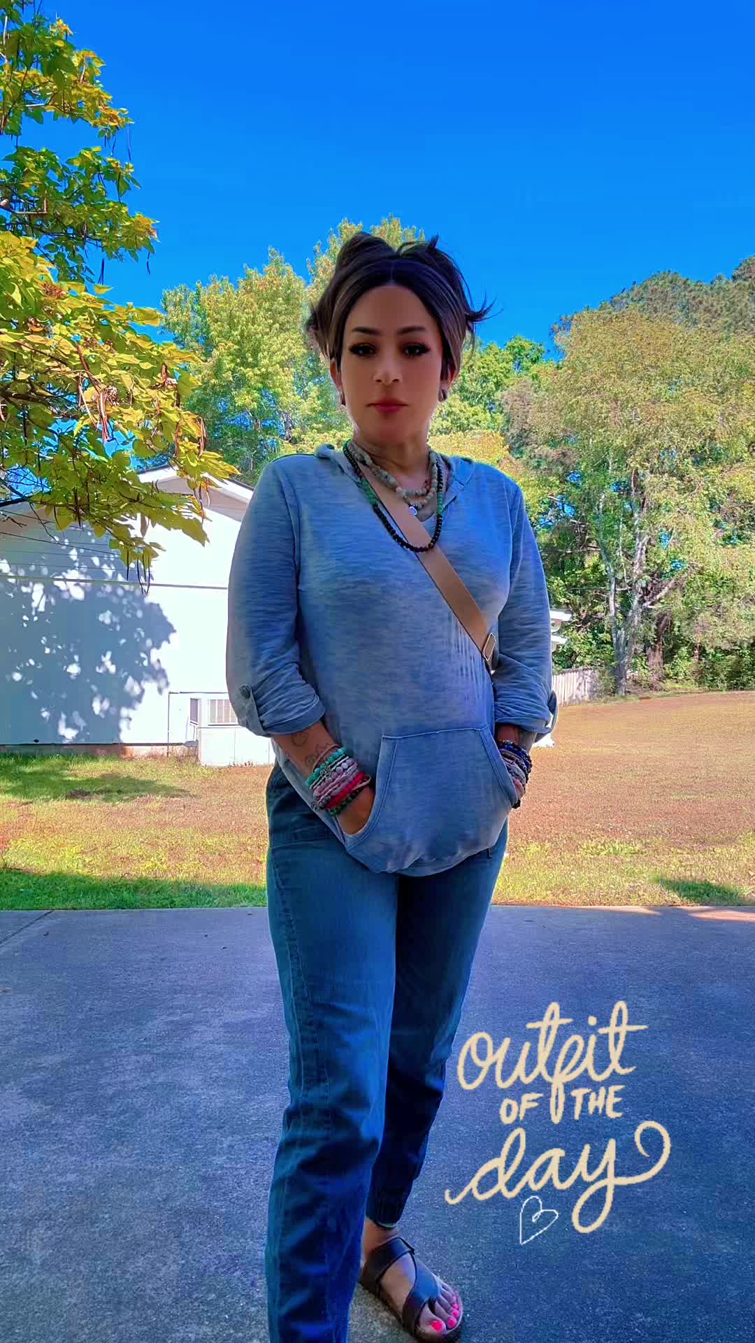 TikTok post by @auntiesage79 for Affiliasi Pikaru. Caption reads: My 1st OOTD! Loving this bag from @telena_official....