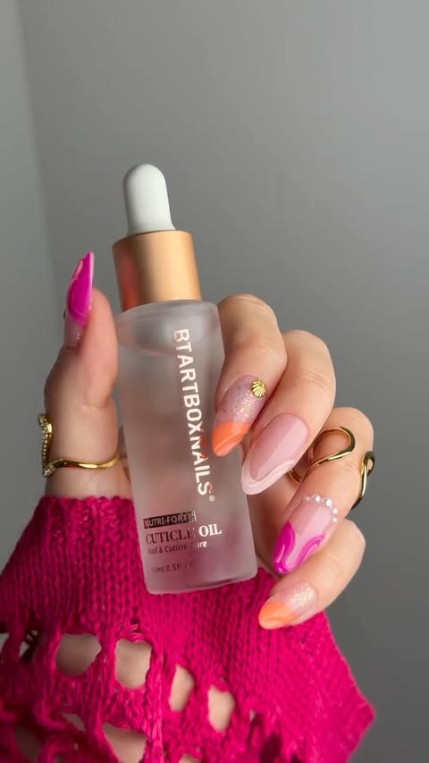 Instagram post by @greatstyleeve for BTArtbox Nails. Caption reads: [...] reel, too! 🌴🥰 These pastel 3D....