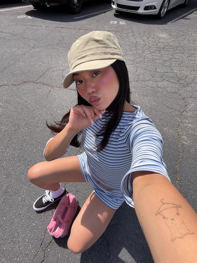 Instagram post by an influencer for Vans. Caption reads: Happy girl in her @vans ⭐️ #vanspartner.