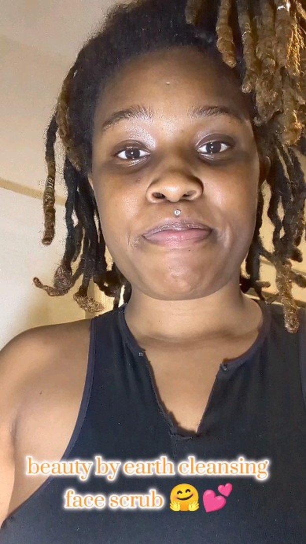 Instagram post by @whitneymomma_ for Beauty By Earth. Caption reads: [...] #thatgirl #aesthetic #selfcare....