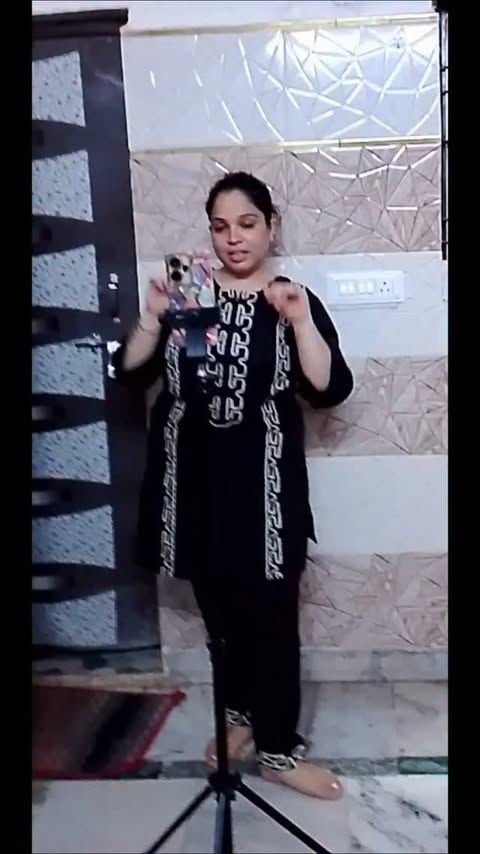 Instagram post by @lavisha_vaswani for ClayCo.. Caption reads: [...] karna toh banta hi nahi 👀✨ Trying the....