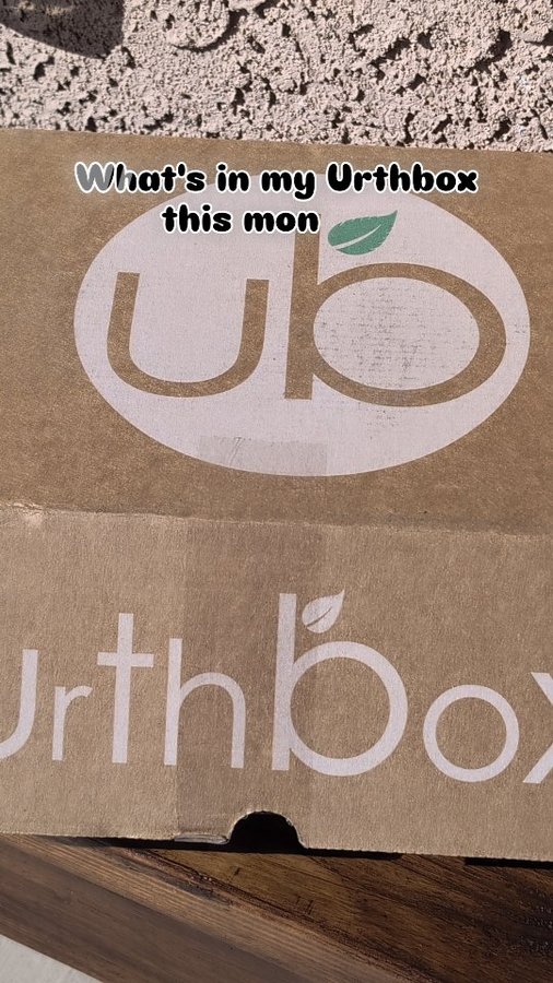 Instagram post by @aswtnsr_ for YumEarth. Caption reads: [...] is packed with delicious surprises.....