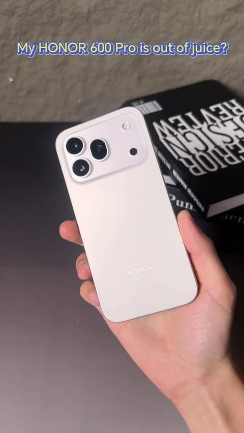 Instagram post by an influencer for HONOR. Caption reads: [...] body, massive power ⚡ The new HONOR 600 with....