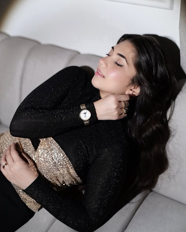 Instagram post by @jiyasharmaa_ for Daniel Wellington. Caption reads: Timeless, literally ⌚️👀 @danielwellington Use....