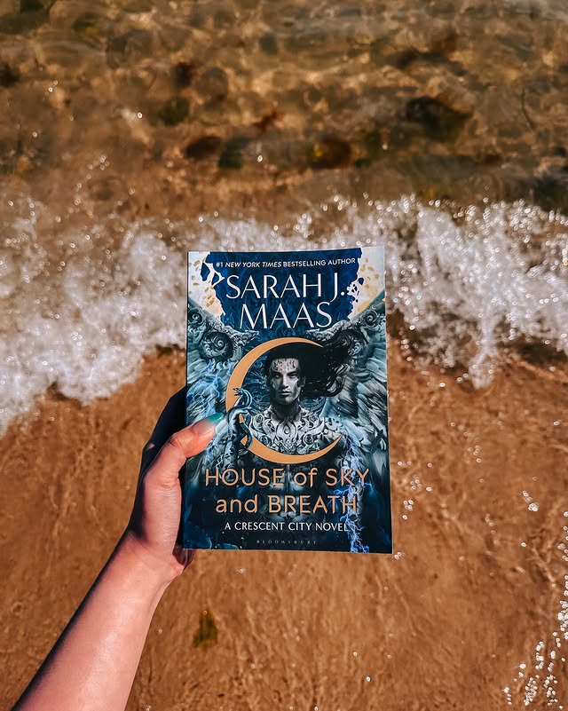 Instagram post by @micachu.reads for Tandem Talents. Caption reads: 💬 do you prefer swimming in the ocean or the....