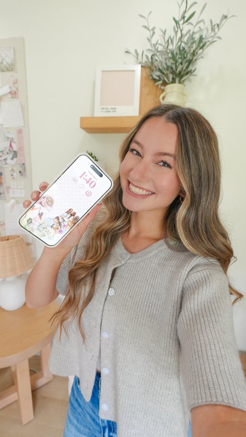 Instagram post by @juliakcrist for MagicLinks. Caption reads: Today we’re creating a custom wallpaper with Adobe....