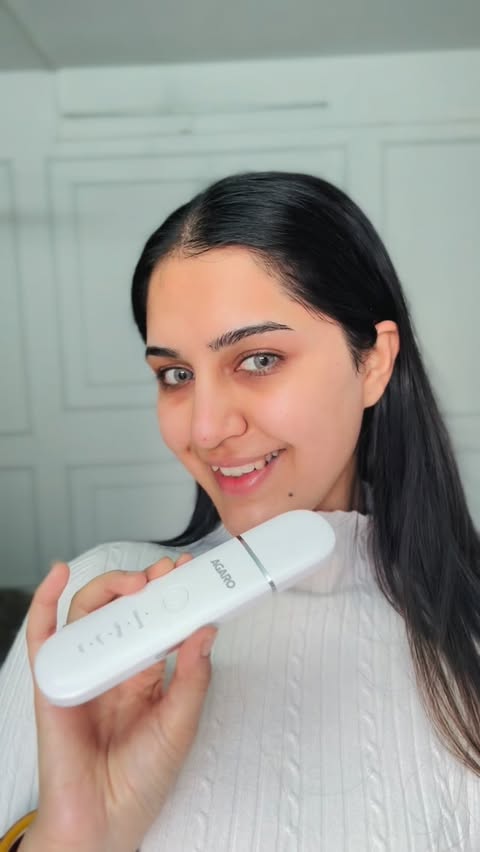 Instagram post by @apreetkaurr for AGARO Lifestyle. Caption reads: [...] glow.✨ #agaro #everydayexpert....