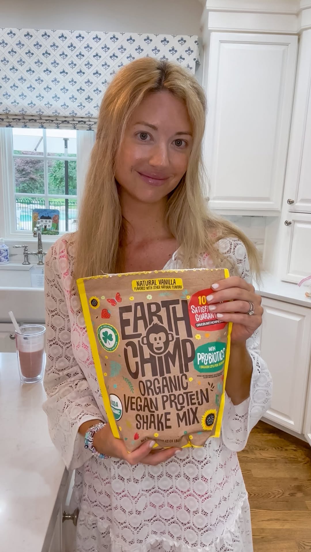 Instagram post by @kellysgreenkitchen_ for EarthChimp. Caption reads: My toxic trait in summer? I always think I deserve....