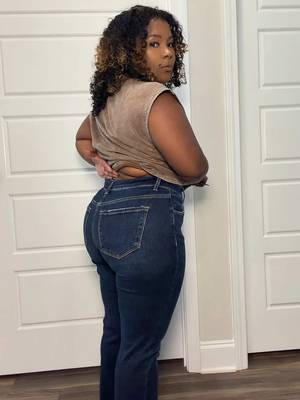 TikTok post by @aesthetichaosak_ for Wild Oak Boutique. Caption reads: [...] Risen Jeans, y’all got me. 🤌🏾 @Wild Oak....