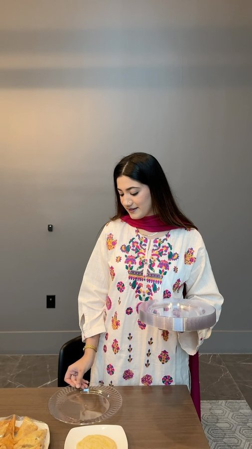 Instagram post by @aimenghufran for Chinet. Caption reads: @mychinet classic plates have been a game changer....