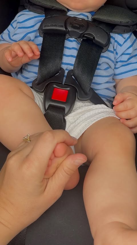 Instagram post by @samanthaannejacob for Graco. Caption reads: #ad #graco #graco_partner Mom to mom… the @graco....
