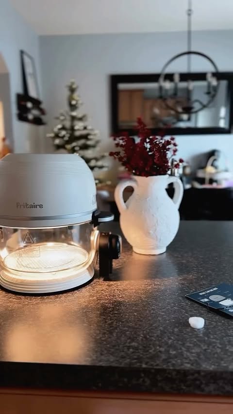 Instagram post by @shellllls_lifeeee for Fritaire. Caption reads: [...] the treat you deserve. 🤍

My new @fritaire....