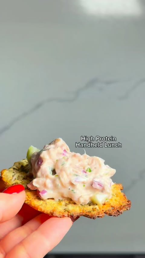 Instagram post by @cookwithchan for Safe Catch. Caption reads: [...] 🐠 

Flavor- packed tuna salad using....