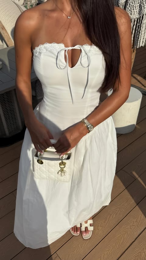 Instagram post by @elliawilson for PEPPERMAYO. Caption reads: This little life 🤍 @peppermayo 

AD.