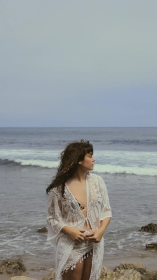 Instagram post by @sofiareyes for Mercado Libre. Caption reads: LIBRE. 
Libre de crear, de expresarme, de jugar,....