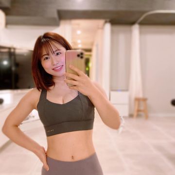 Instagram post by @risa_150cmbodymake for Onearts. Caption reads: • @risa___fitness 
@onearts_jpn....