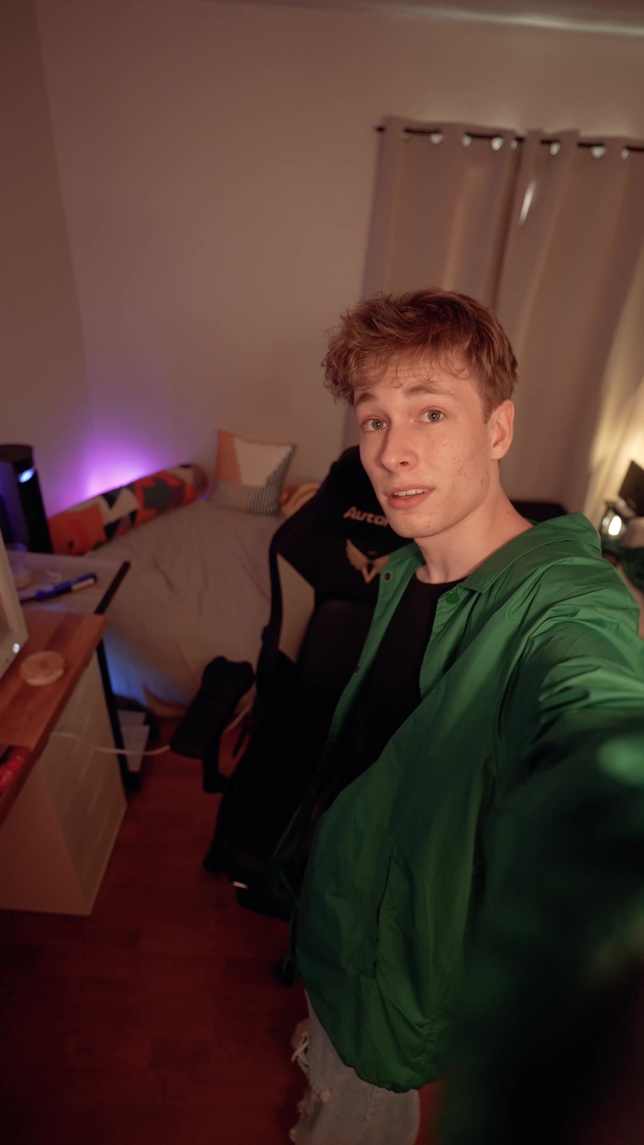 TikTok post by @frslush for AutoFull. Caption reads: [...] #tech #gaming #gamingsetup #setuptour....