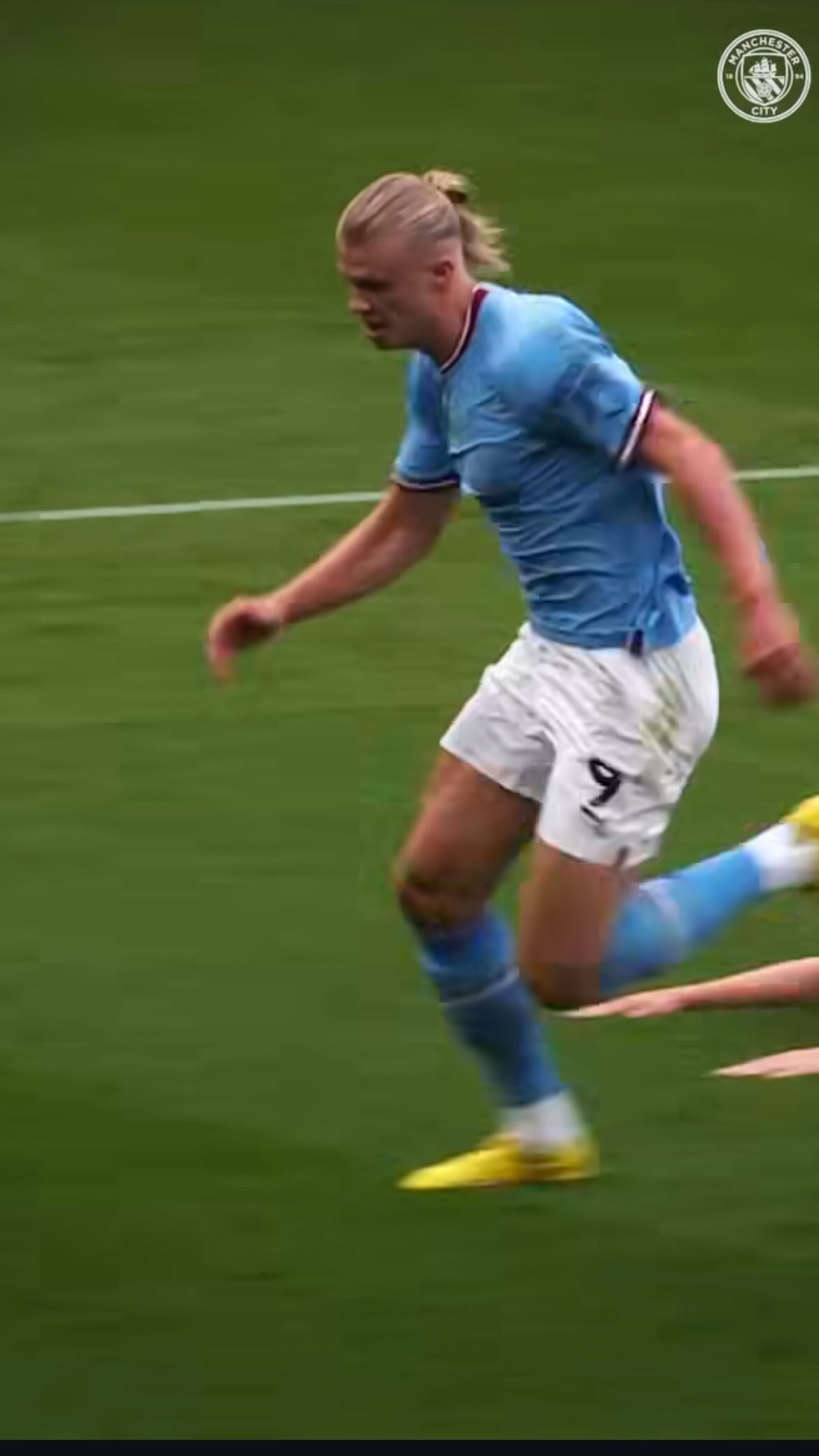 Instagram post by @freddie_academy for statsports. Caption reads: Top strikers must be able to sprint. Both....