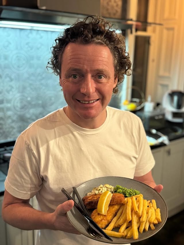 Instagram post by @mickitchin for Home Bargains. Caption reads: [...] the Tom Kitchin skin on fries from....