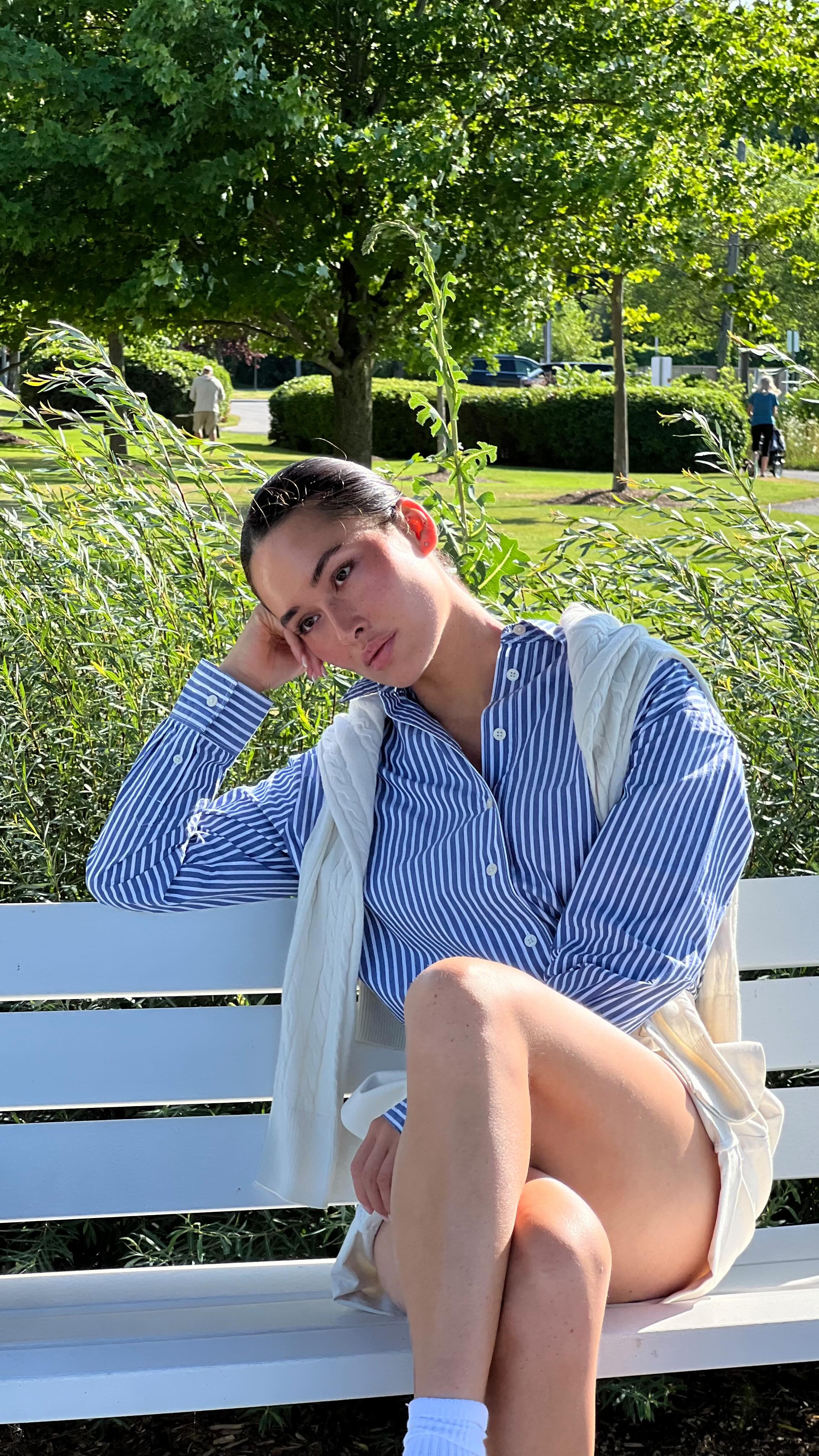 Instagram post by @baileyclarkx for Everlane. Caption reads: A summer breeze and @everlane #everlanepartner....