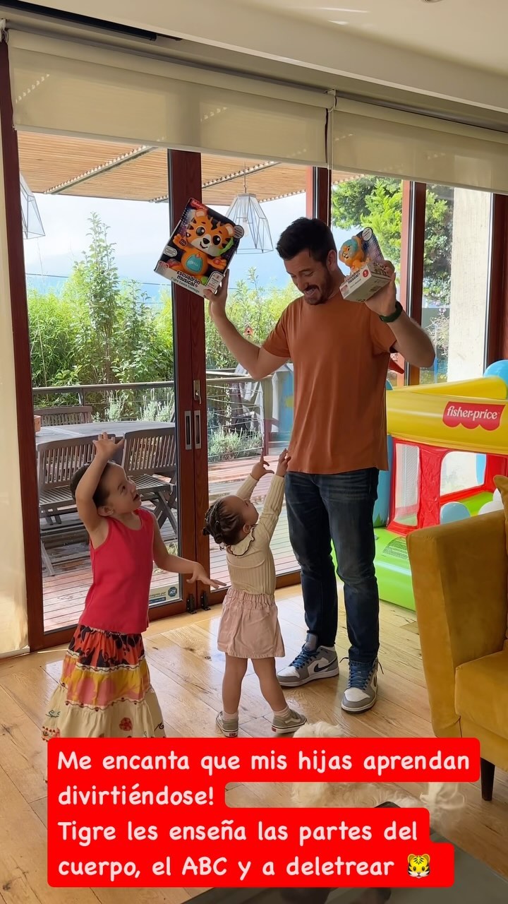 Instagram post by @juandiegocova1 for Fisher-Price. Caption reads: Al fin tenemos 2 de los 5 integrantes del....